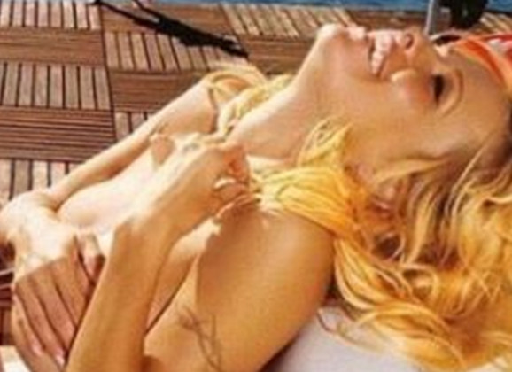 Pamela Anderson zet naaktfoto op Instagram