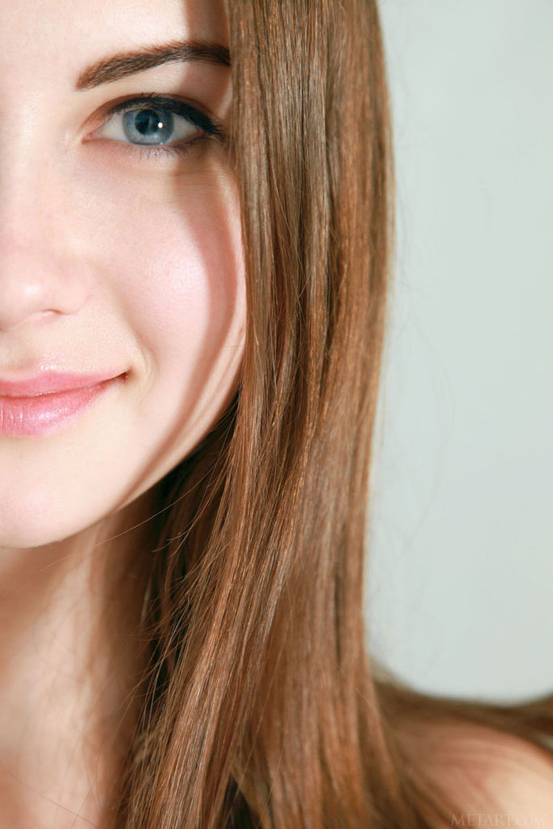 marta-big-natural-tits-and-a-shaven-pussy-17