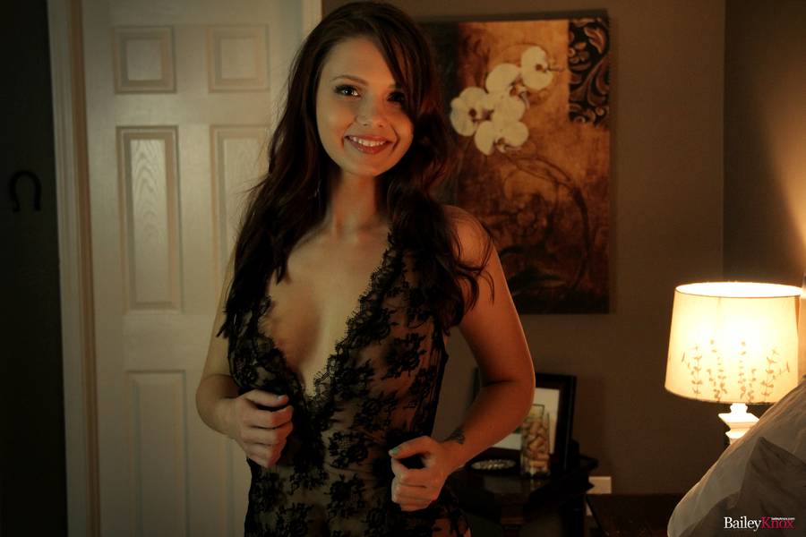 bailey-knox-lingerie-en-bloemen-image06