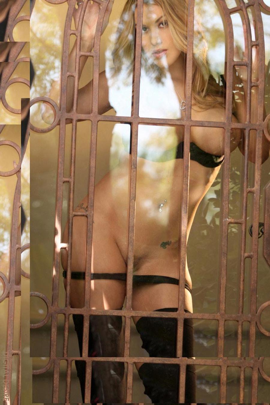 megan-jones-grote-tieten-sexy-zwarte-lingerie-06