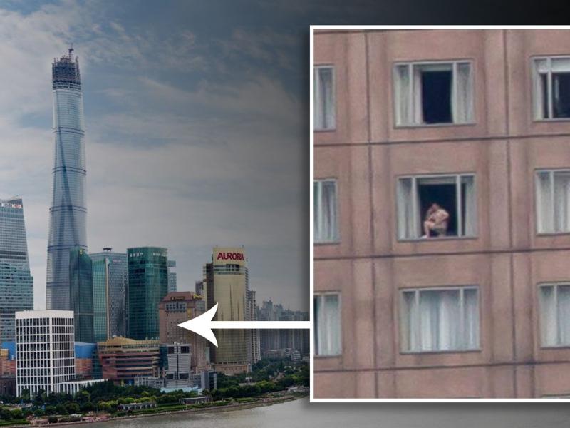 naakte-man-in-de-vensterbank