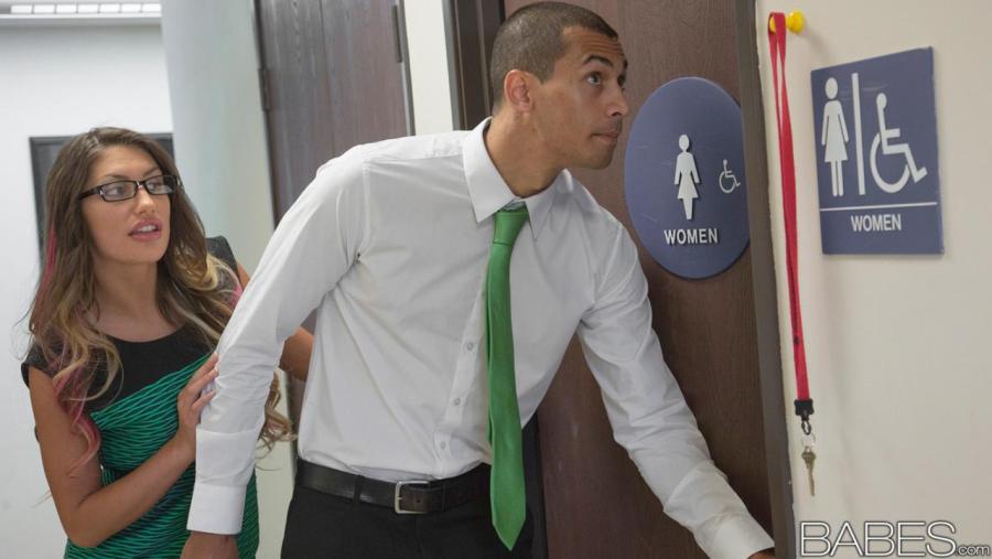 august-ames-doet-een-vluggertje-00