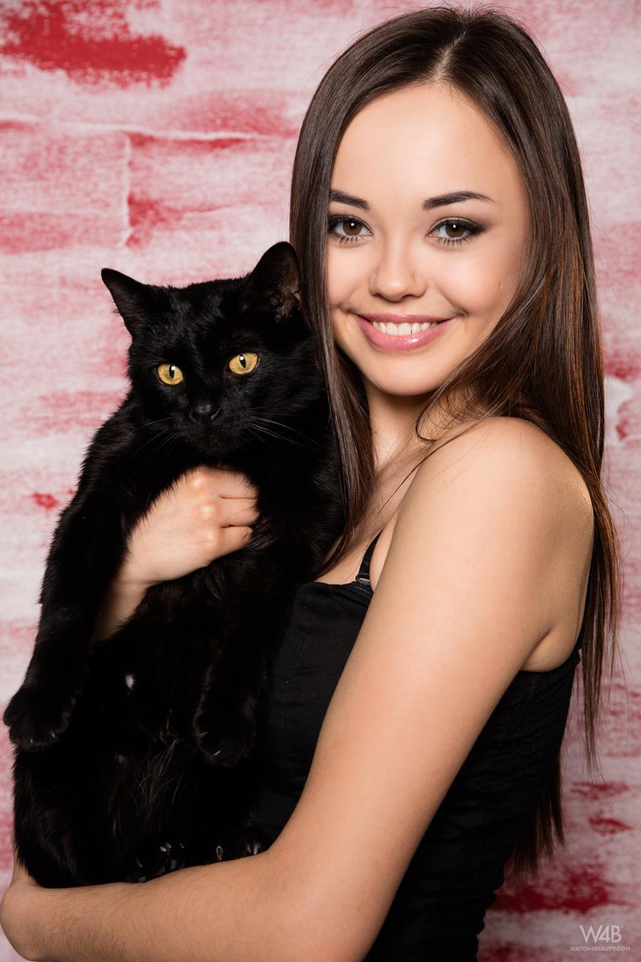 li-moon-jonge-aziatische-vrouw-naakt-002