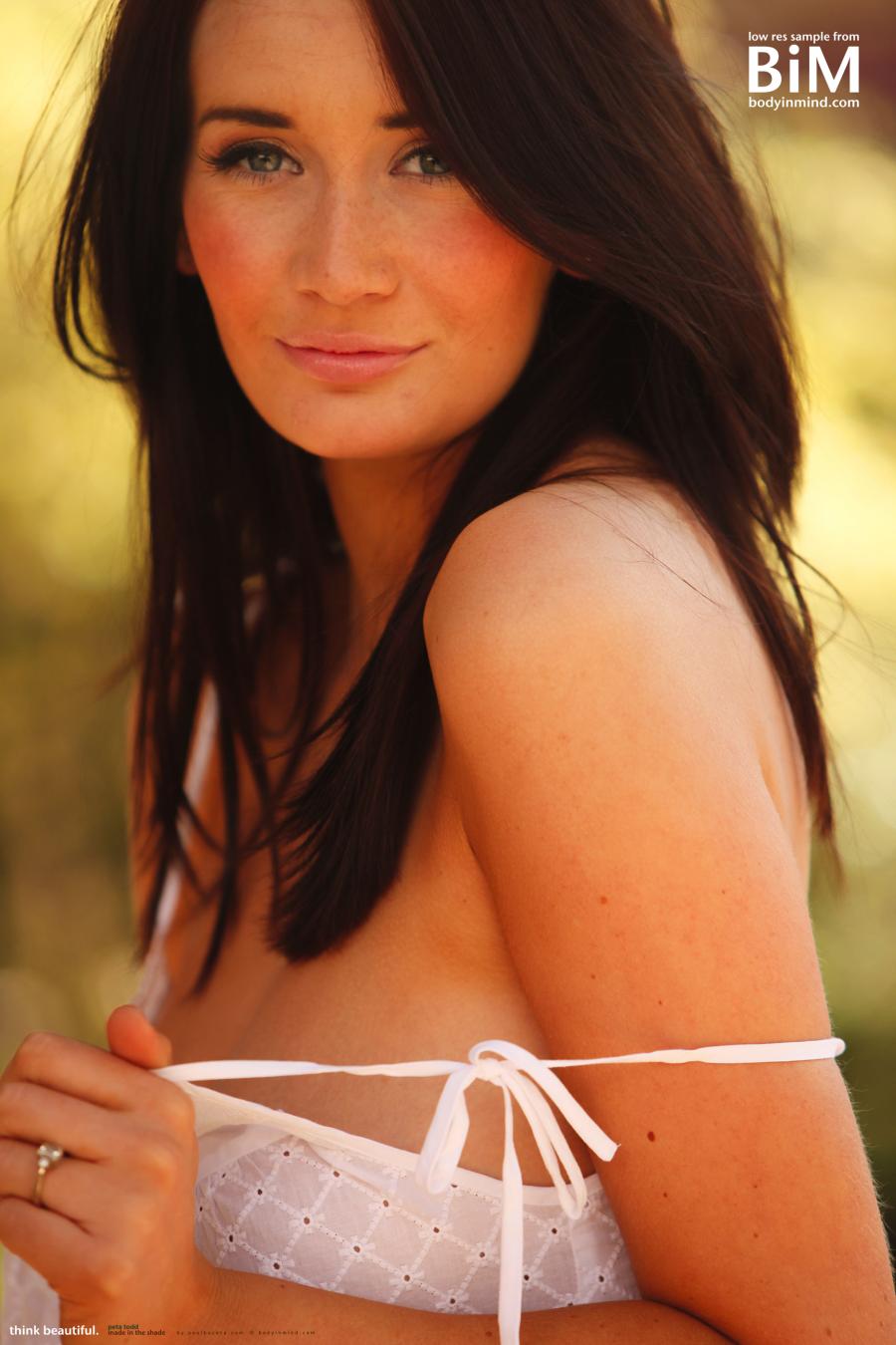 Peta Todd, voormalige Page 3 model is lekker