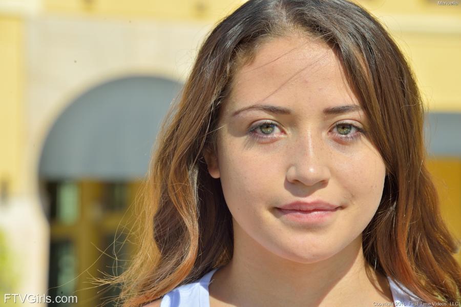 maricella-gaat-buiten-naakt-02