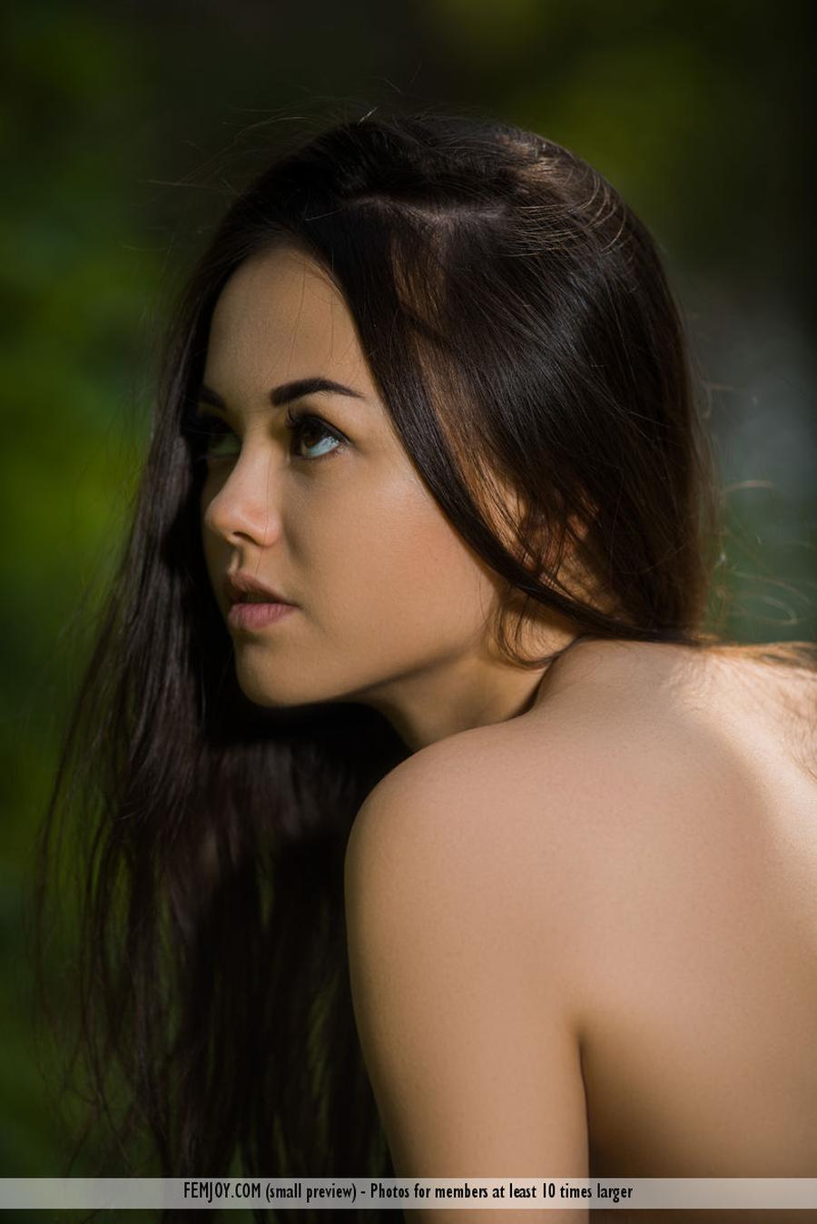 annika-naakt-in-een-zitzak-014