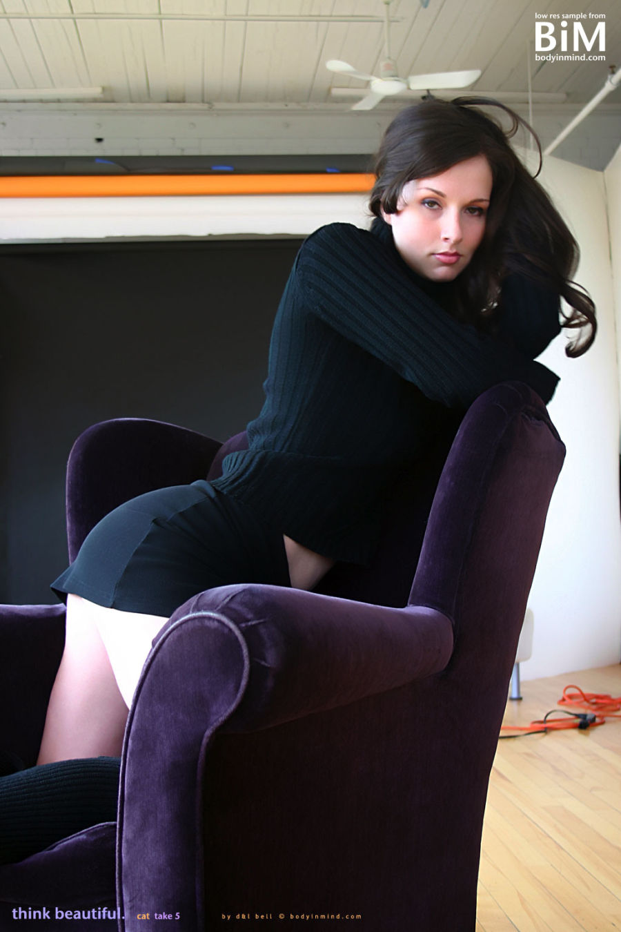 cat ziet er met kleren aan al geil uit 02