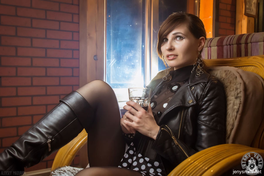 Jeny Smith flashen op een feestje 000004