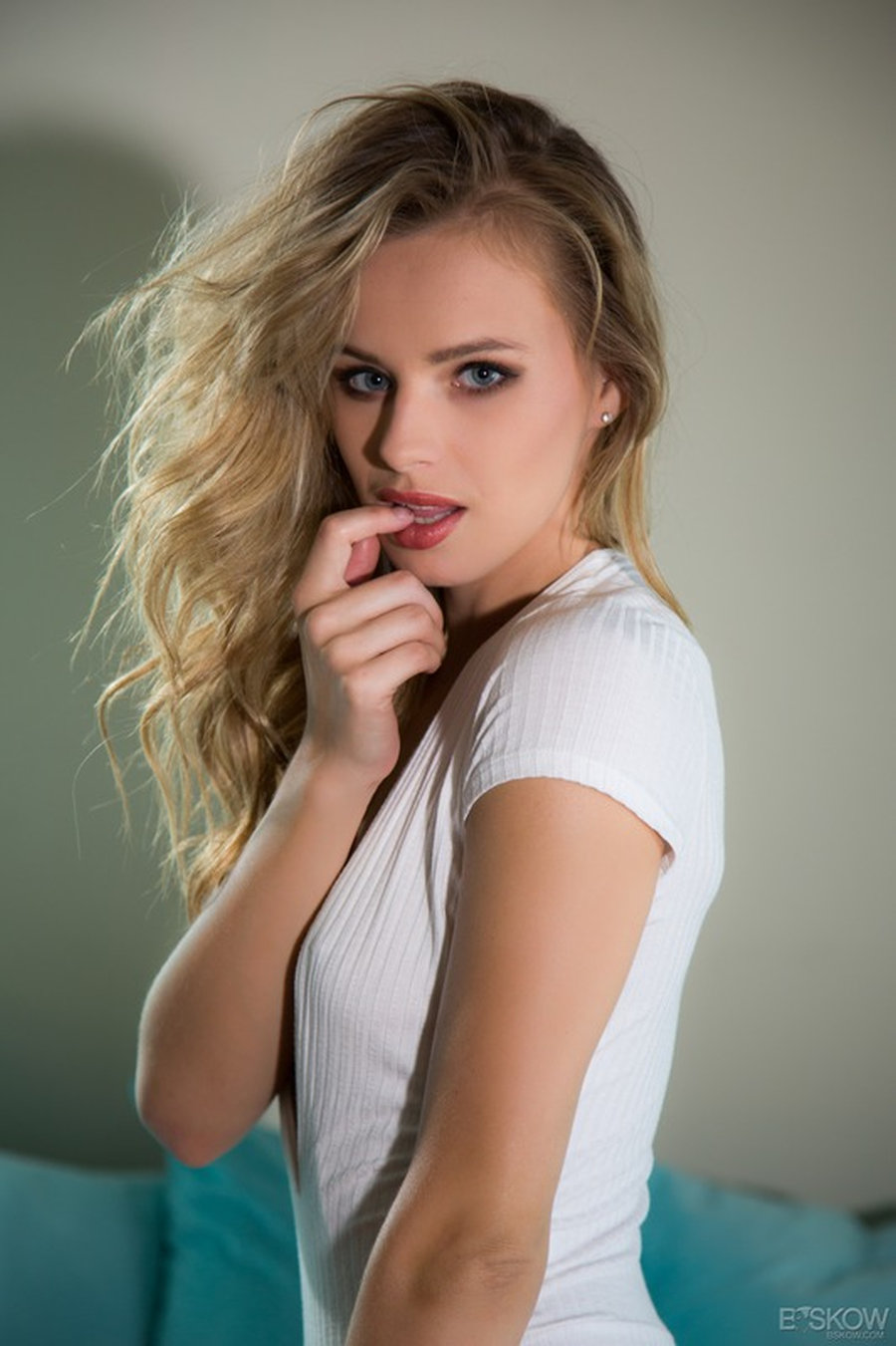 Jillian Janson is zo geil als een pak boter 06
