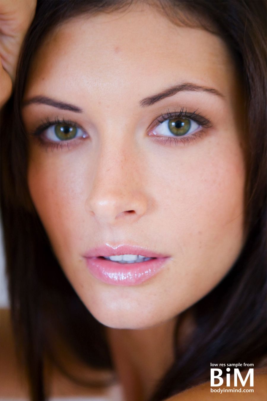 Orsi Kosics glamourmodel gaat naakt 04