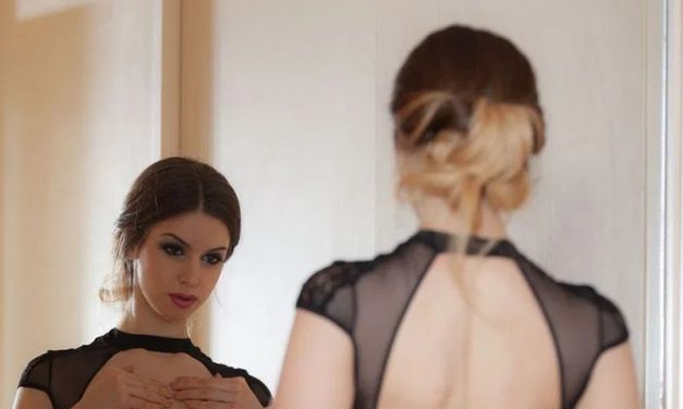 Naakte Vrouwen, masturberen voor de spiegel en meer