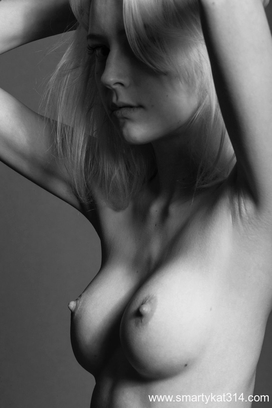 Smarty Kat, erotische en sensuele naaktfoto's van een mooie vrouw 7 Sensuele erotische naaktfotos van een mooie vrouw 000005