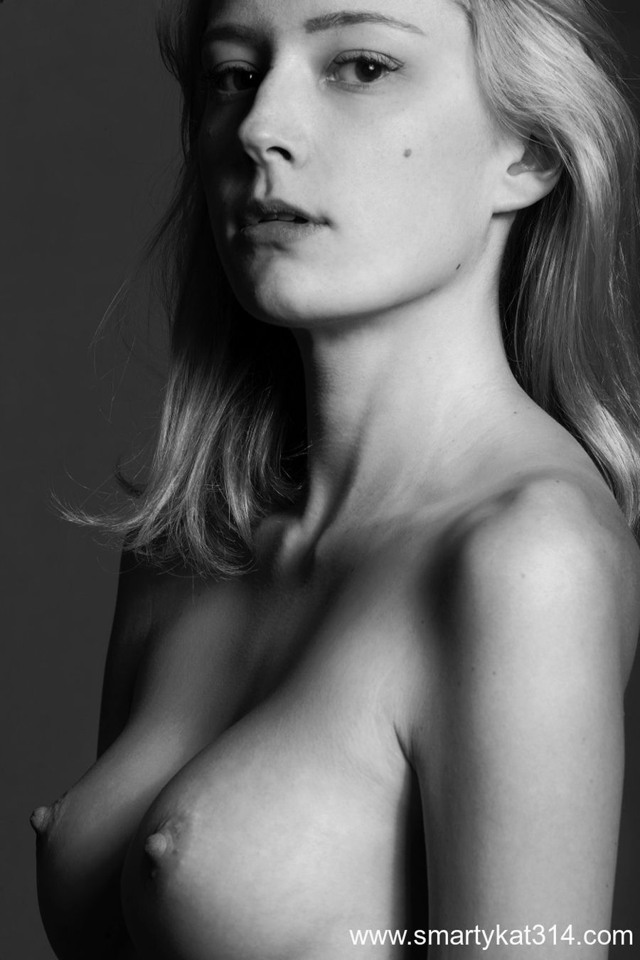 Smarty Kat, erotische en sensuele naaktfoto's van een mooie vrouw 9 Sensuele erotische naaktfotos van een mooie vrouw 000007