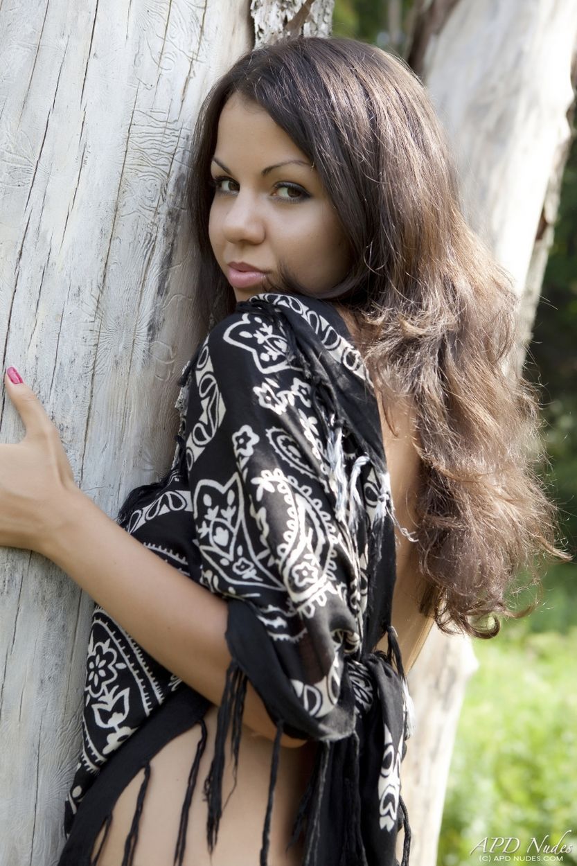 Liza naakt in het bos 2