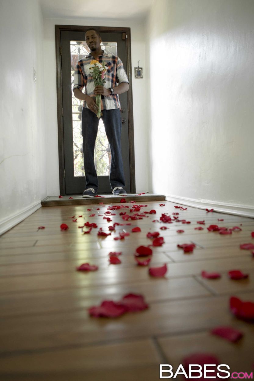 Sydney Cole heeft seks met een donkere man 15