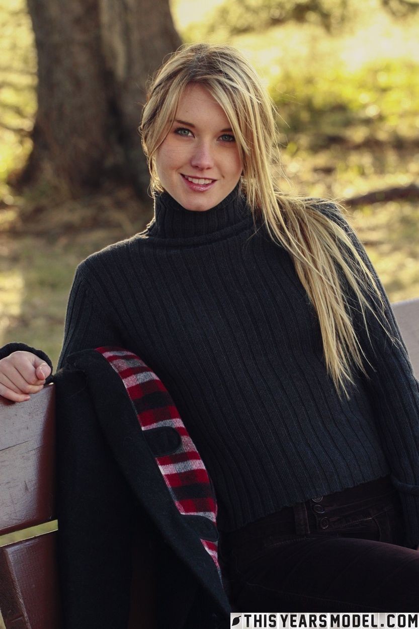 Jewel laat haar kutje en tieten zien 06