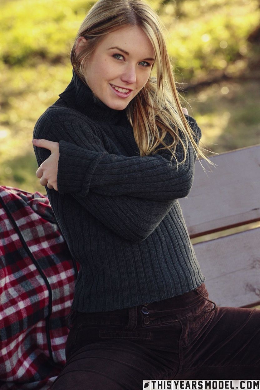 Jewel laat haar kutje en tieten zien 07