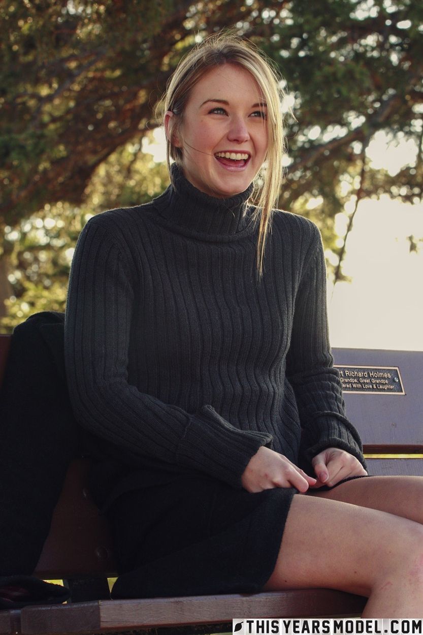 Jewel laat haar kutje en tieten zien 15