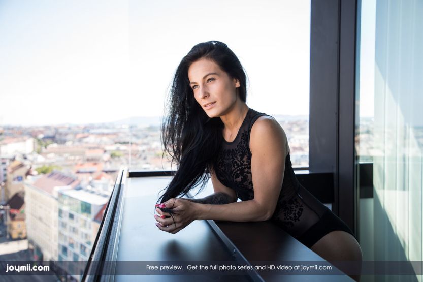 Lexi heeft sensuele lingerie seks