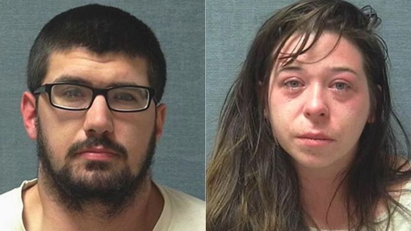 Koppel heeft seks in de buurt van een speelplaats, kinderen kijken toe 1 Koppel heeft seks op speelplaats, kinderen kijken toe