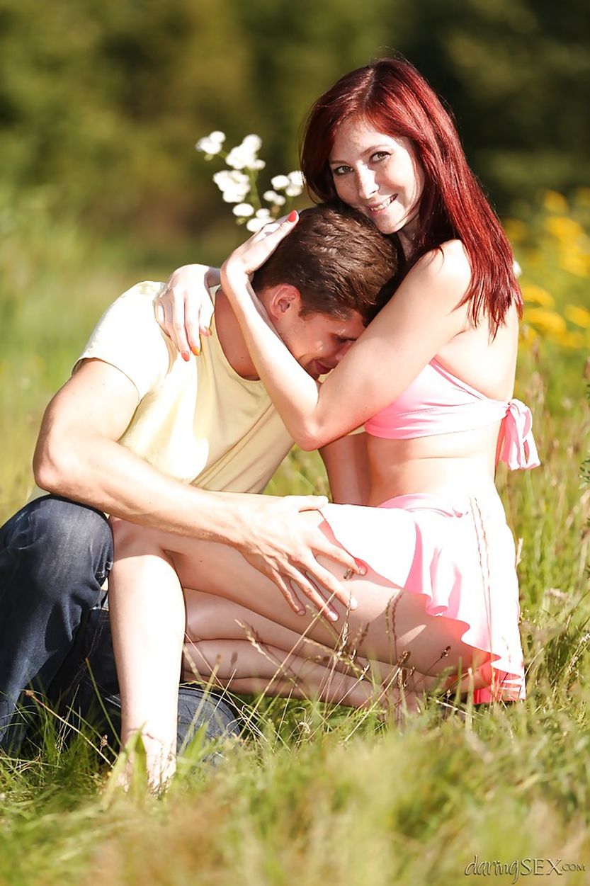 buitensex koppel knappe vrouw sex in de natuur 04