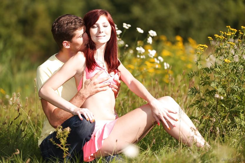 buitensex koppel knappe vrouw sex in de natuur 05