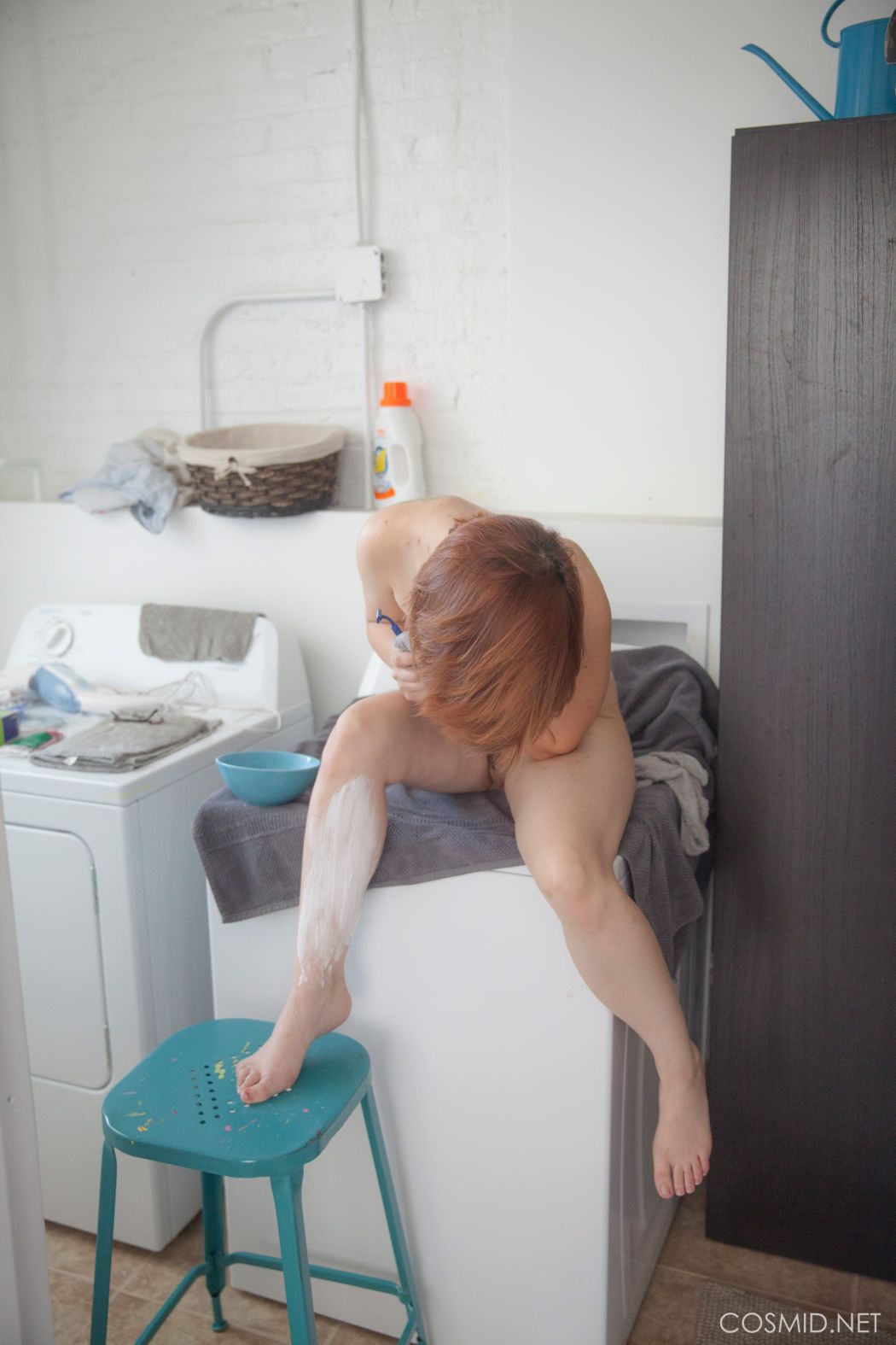 Chelsea amateur babe met grote tieten naakt op de wasmachine 06