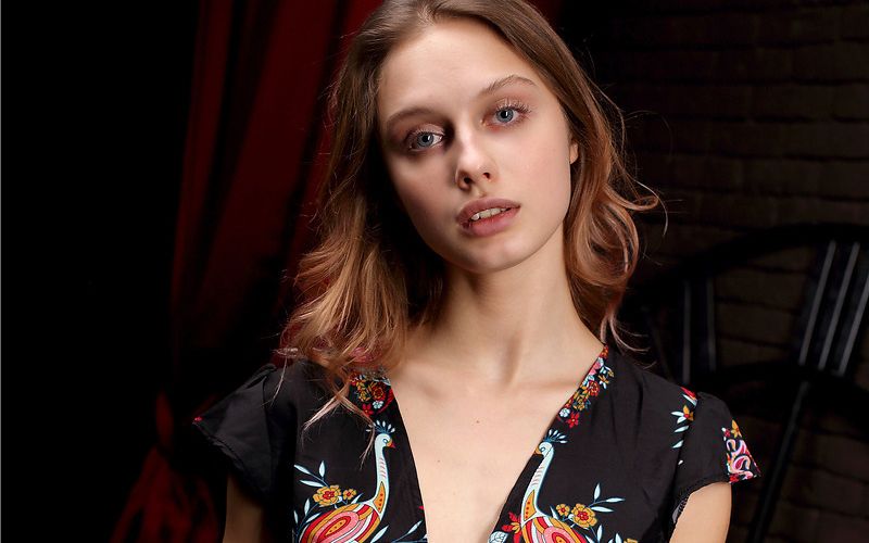 Een erotische fotoshoot met de mooie Clarice in de hoofdrol