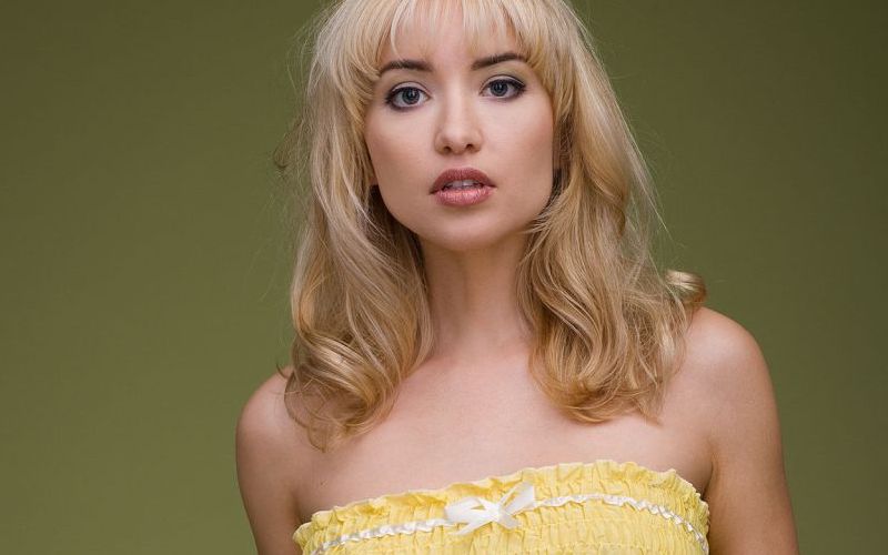 Mooie neptieten en echte ronde billen, Lia is lekker