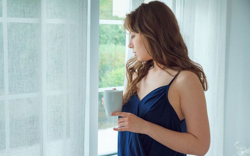 Naakte Vrouwen, van eerst koffie tot lingerie in de nacht
