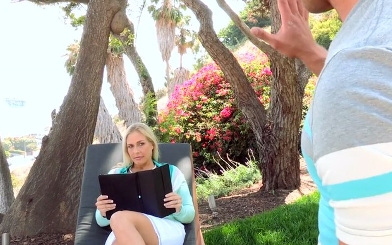 Les in sex van een geile blonde moeder met grote borsten