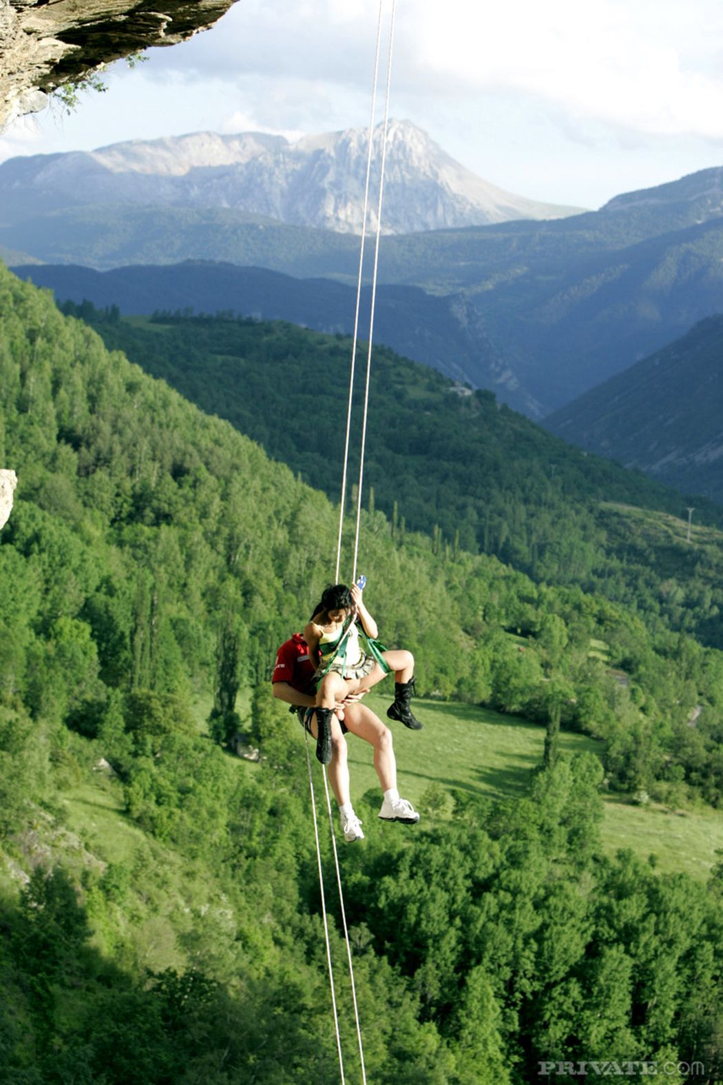 beffen pijpen en neuken tijdens het bergbeklimmen 15