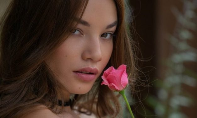 Naakte Vrouwen, van een beauty genaamd Clara tot blond en grote borsten