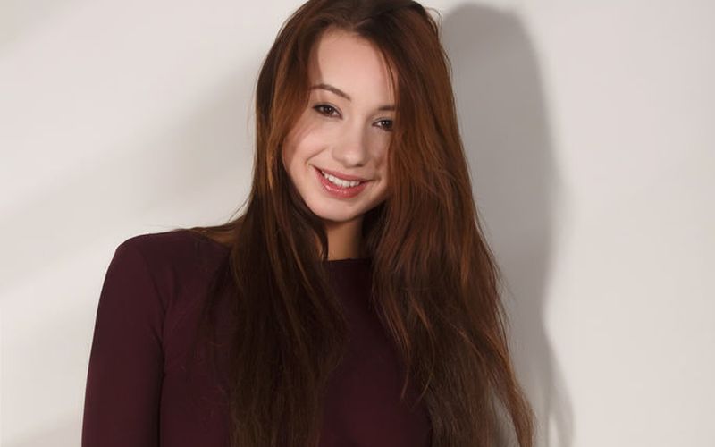 Een brunette haar kont neuken