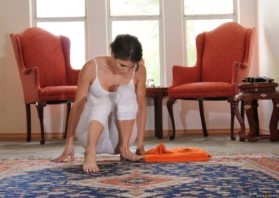 sportschool en yoga vrouw jenni lee gaat naakt 20