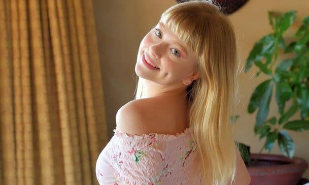 Kukki, twee zomerjurkjes, een strakke spijkerbroek en de vloer likken