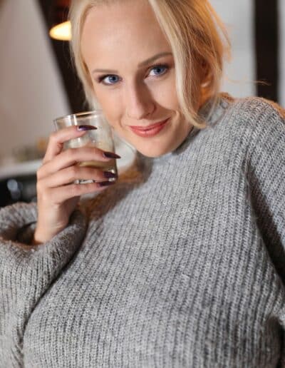 stiefmoeder met enorme grote tieten 02