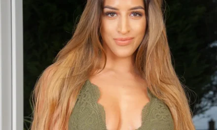 Alexa Campbell, een sexy groene body en mooi lang haar